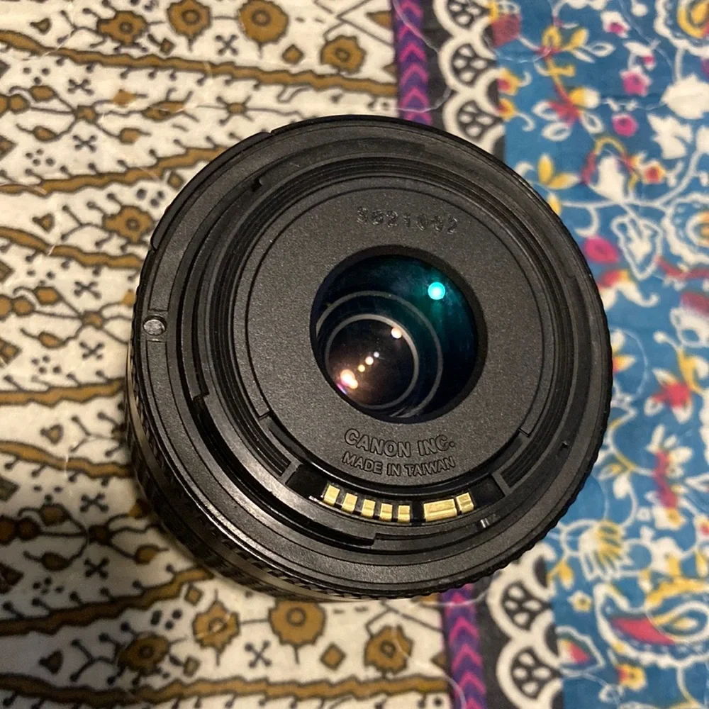 Canon Rebel T3 w/ Bag Bundle AS IS